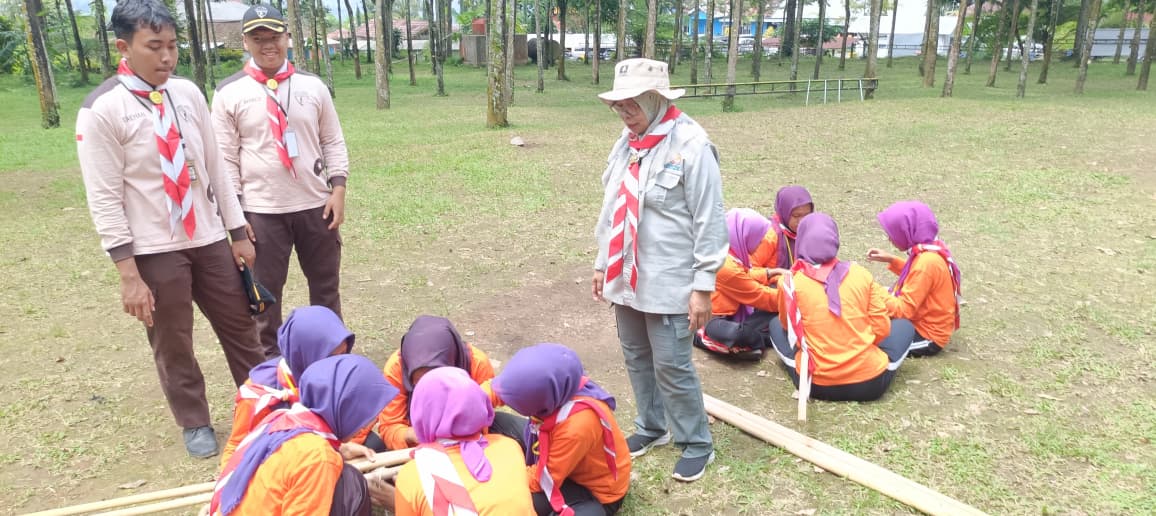 PRAMUKA ESSAMO MENGAJAR: Menguatkan Karakter dan Kepemimpinan melalui Sistem Among